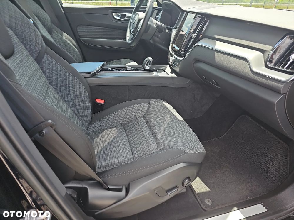 Volvo XC 60 B4 D Essential - 20