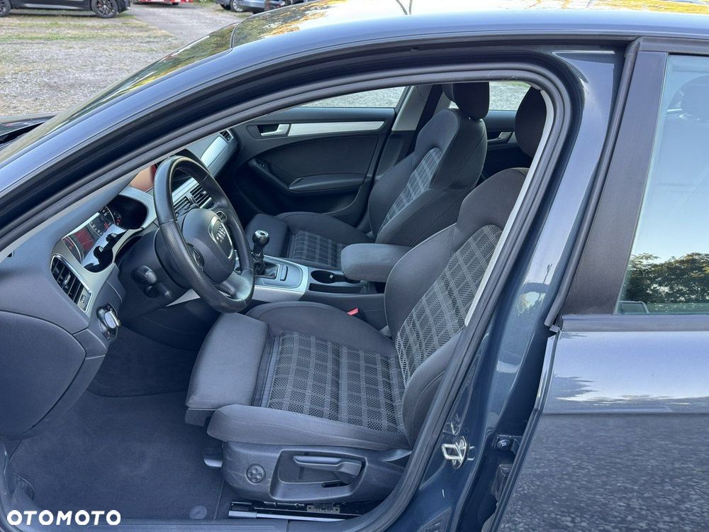 Audi A4 Limousine - 22