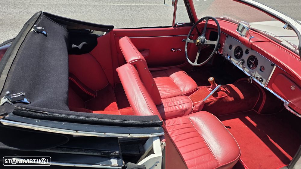 Jaguar XK150 - 32