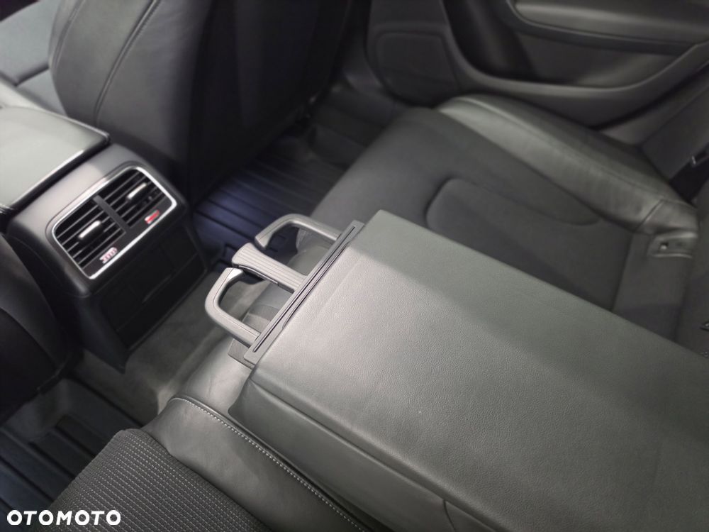 Audi A4 Avant 2.0 TDI Quattro S tronic - 14