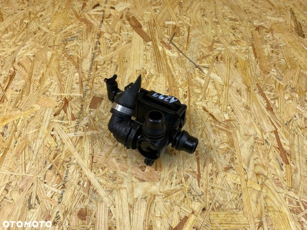 ZAWÓR PRZEŁĄCZAJĄCY WODY POMPKA MERCEDES W213 W447 W205 A0005061300 - 4