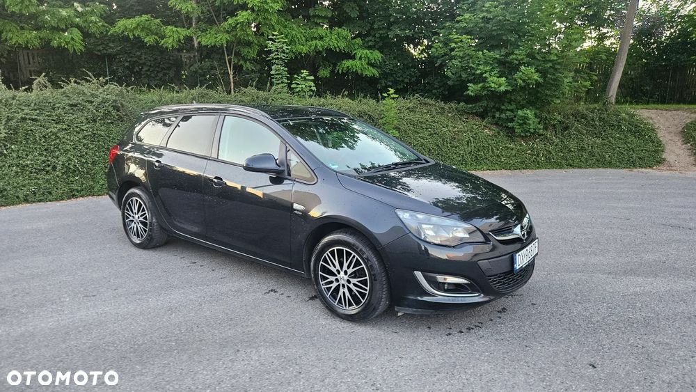 Opel Astra 1.4 Turbo 150 Jahre - 9