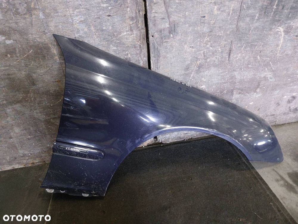 BŁOTNIK PRAWY PRZÓD MERCEDES W203 - 1