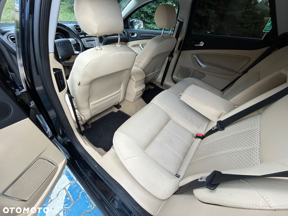 Ford Mondeo 2.0 TDCi Ghia - 20