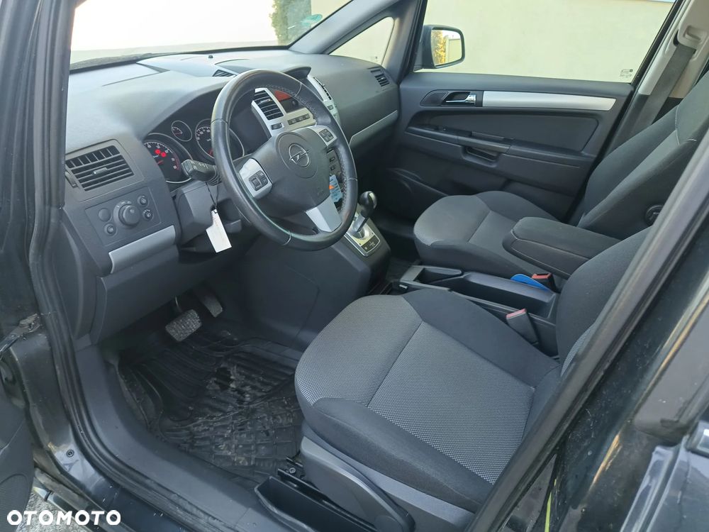 Opel Zafira - 15