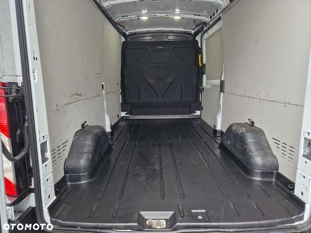 Ford transit Trend - 12