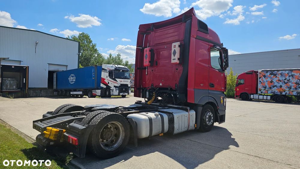 Mercedes-Benz Actros - 13