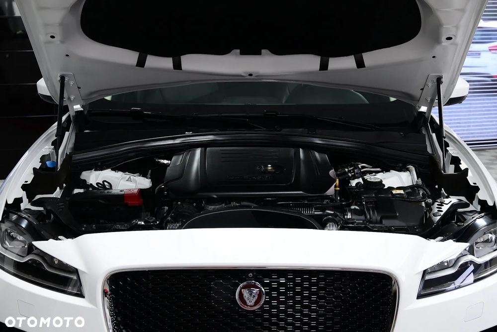 Jaguar F-Pace - 9