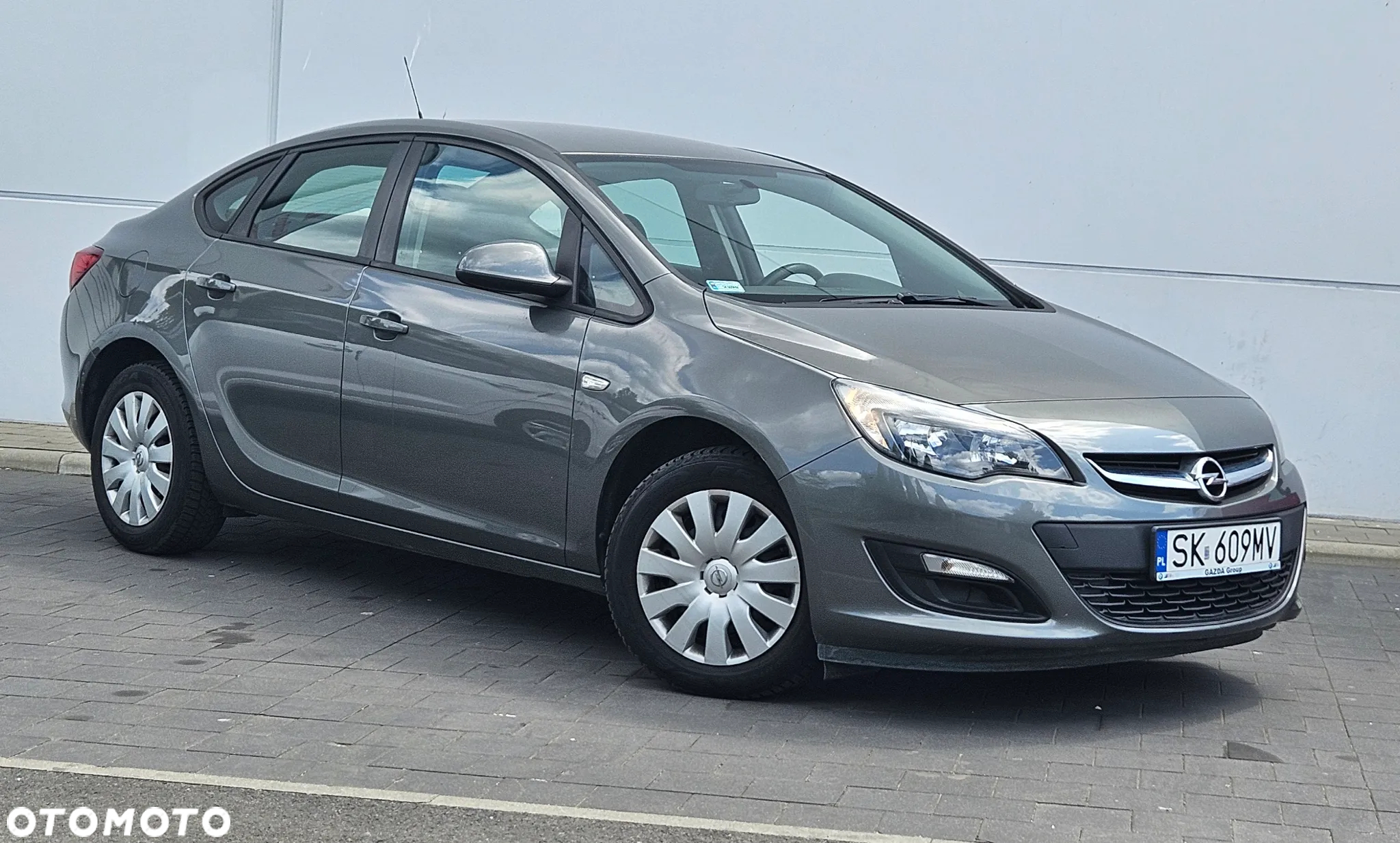 Opel Astra IV 1.4 T Executive - 24