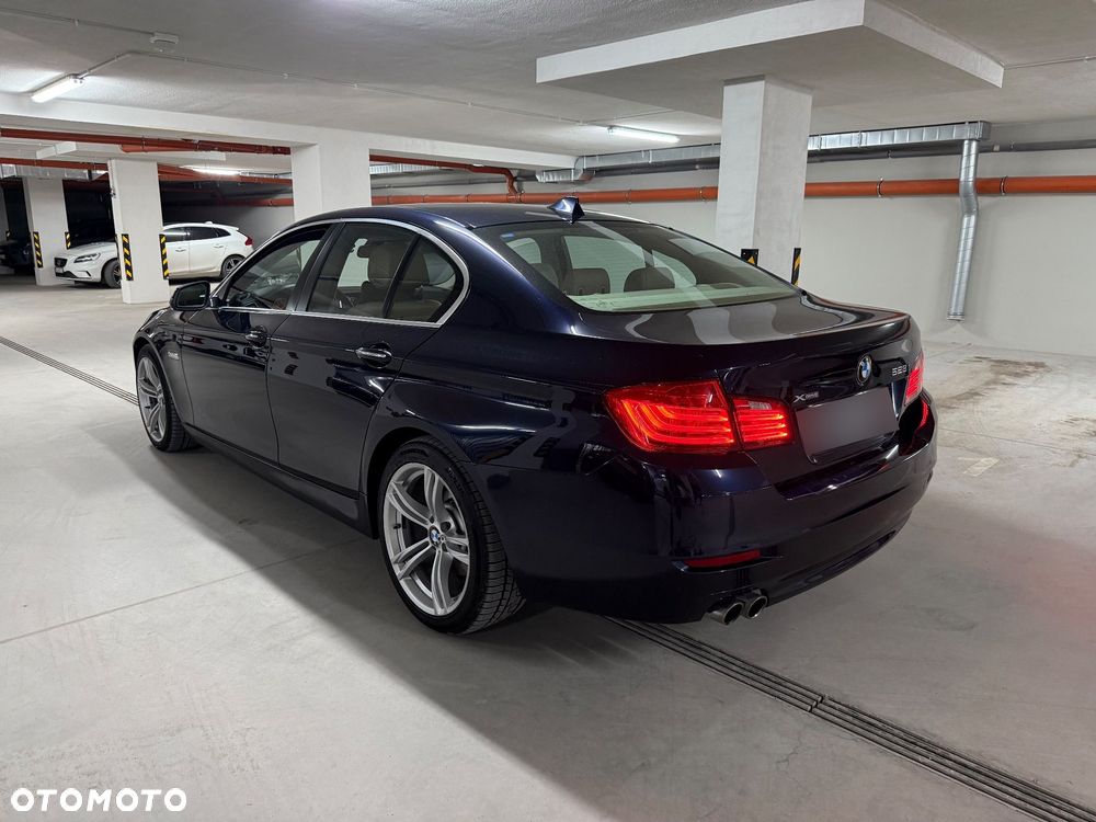 BMW Seria 5 528i xDrive - 4