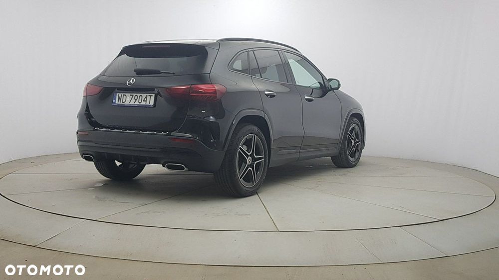 Mercedes-Benz GLA - 7