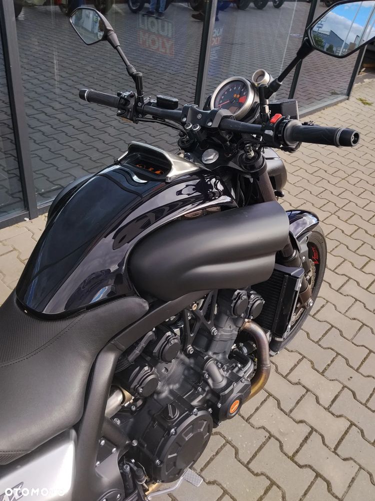 Yamaha V-MAX - 14