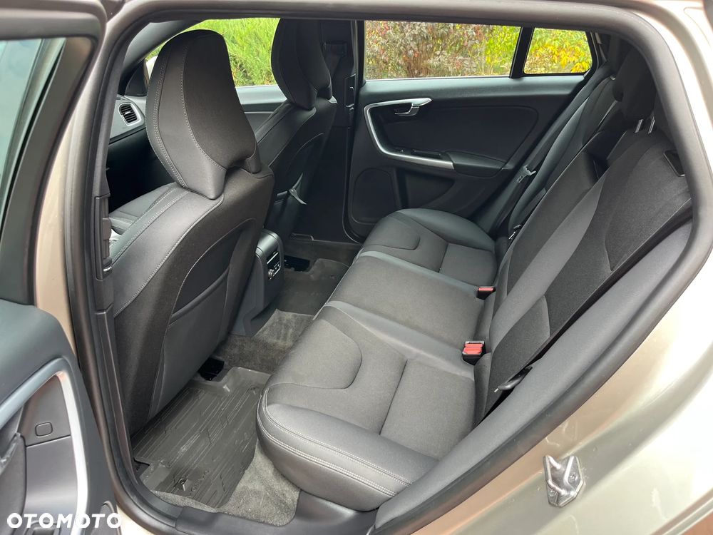 Volvo V60 2.0T Geartronic Powershift Momentum - 13