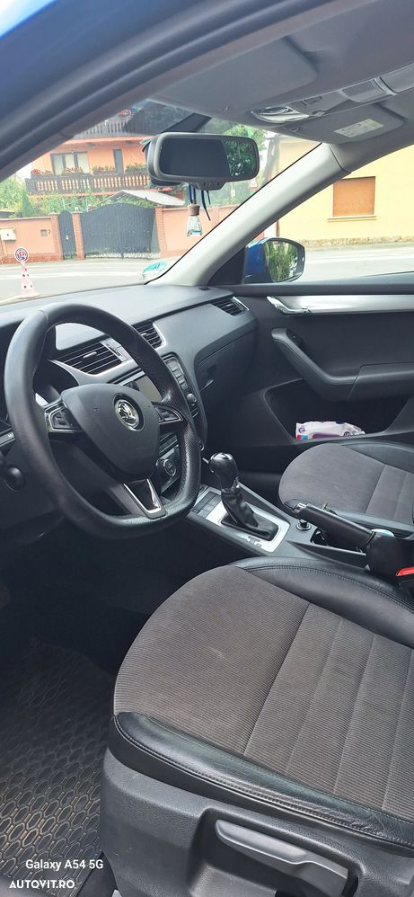 Skoda Octavia 1.6 TDI DSG Style - 6
