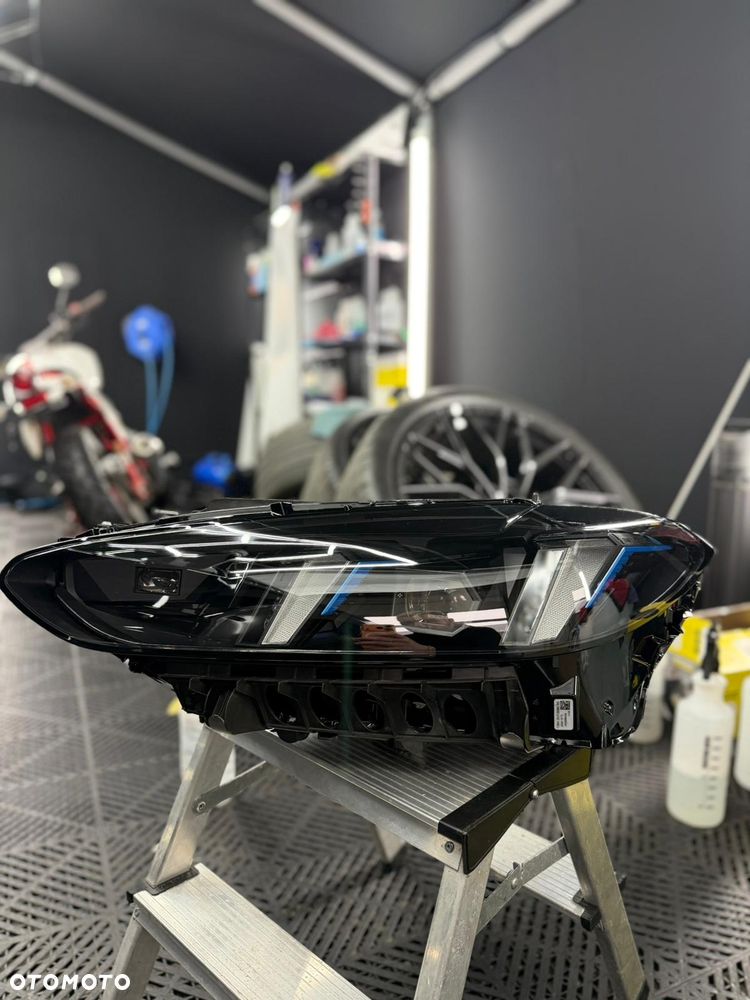 Lampa przednia BMW M3 Touring - 1