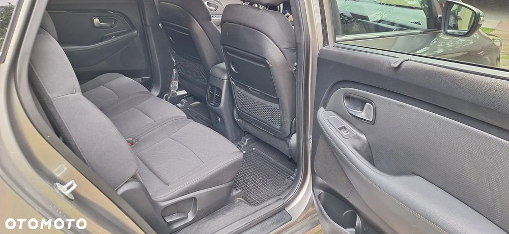 Kia Carens 1.6 GDI L 7os - 17