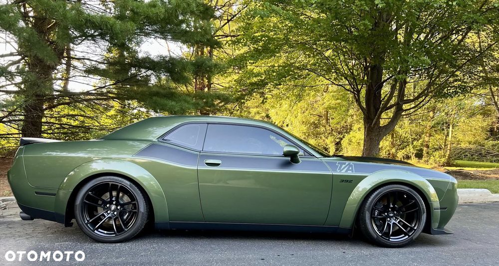 Dodge Challenger - 9