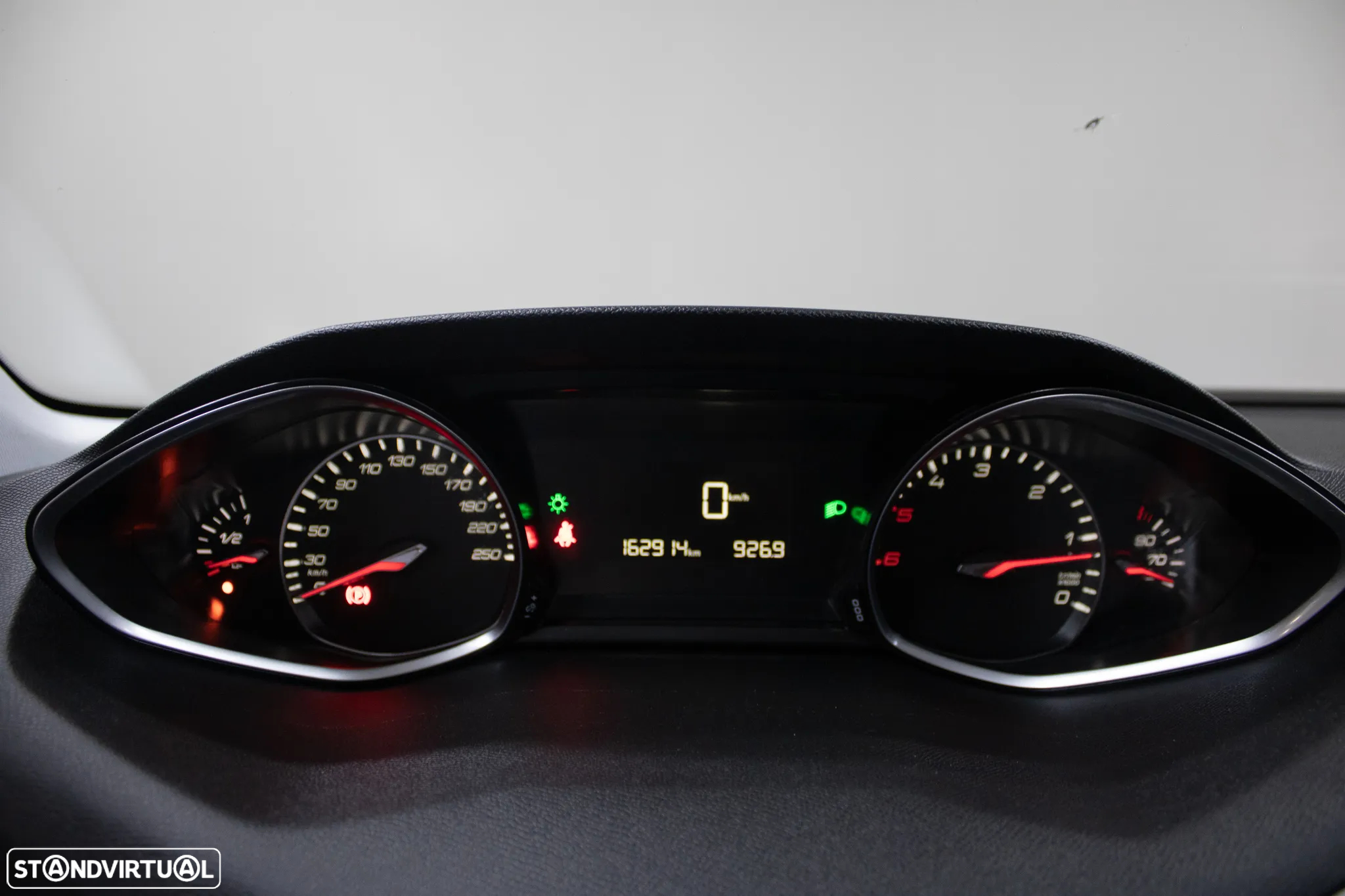 Peugeot 308 SW 1.6 BlueHDi Allure - 26
