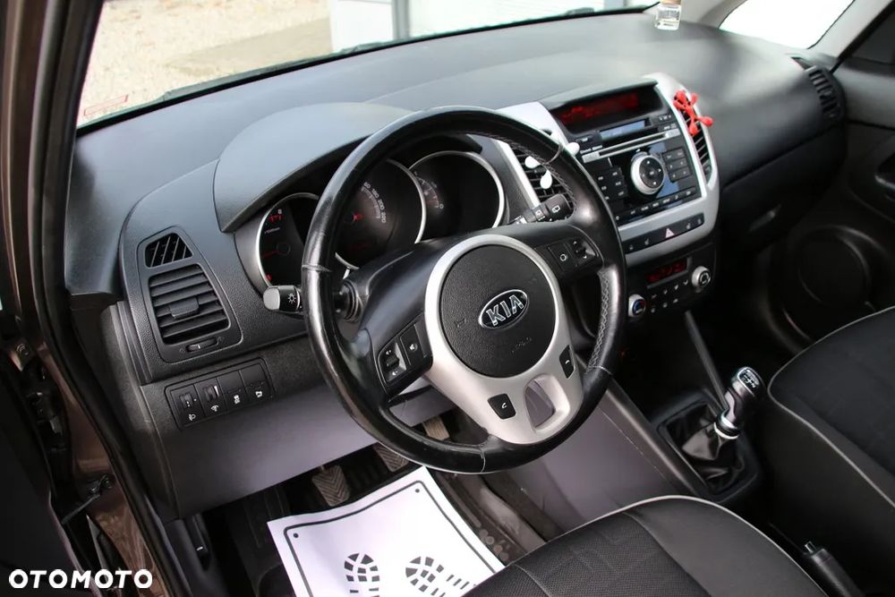 Kia Venga 1.4 CVVT Attract - 9