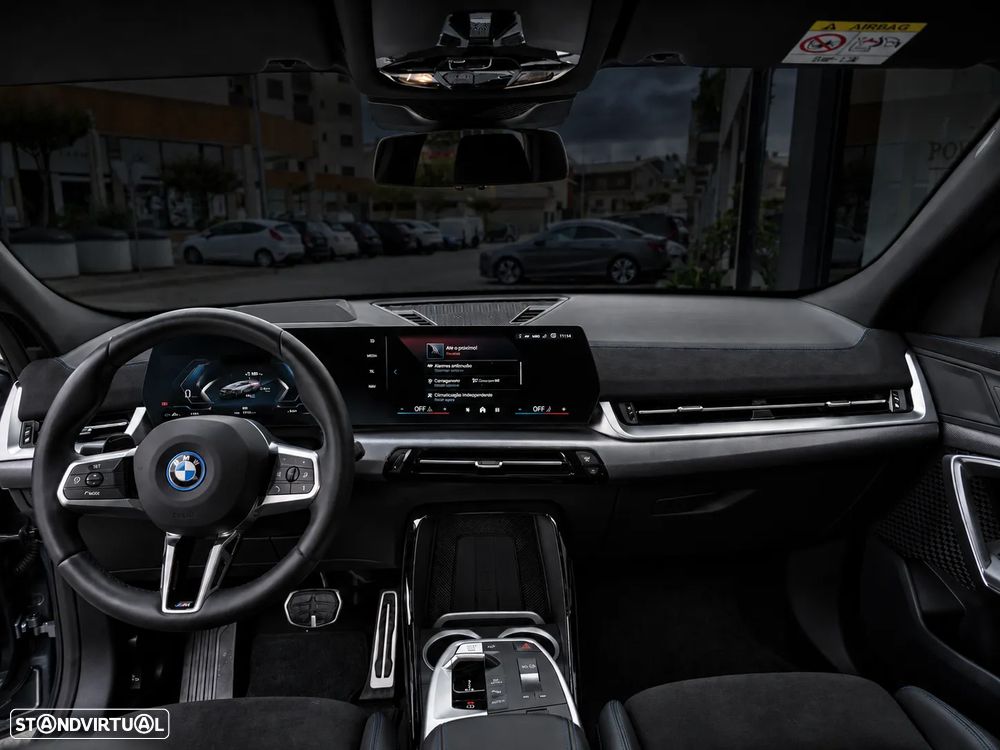 BMW iX2 eDrive20 Pack Desportivo M Pro - 26