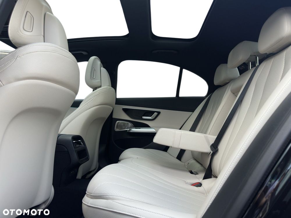 Mercedes-Benz Klasa E 220 d mHEV 4-Matic AMG 9G-Tronic - 13