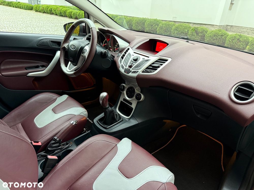 Ford Fiesta 1.6 TDCi Platinium X - 28