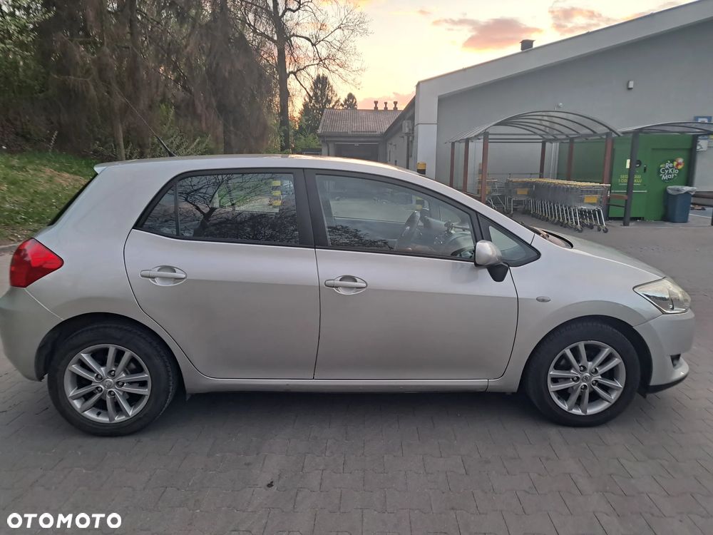 Toyota Auris 1.33 VVT-i 2010 - 7