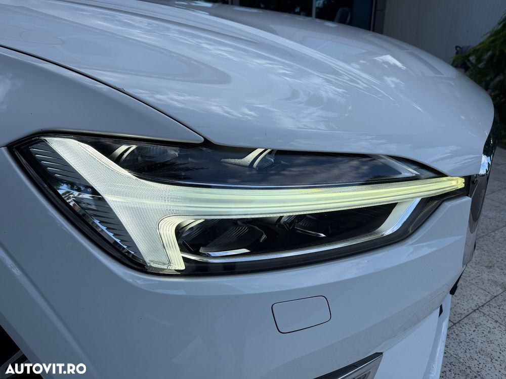 Volvo XC 60 B4 MHEV AWD Inscription - 19