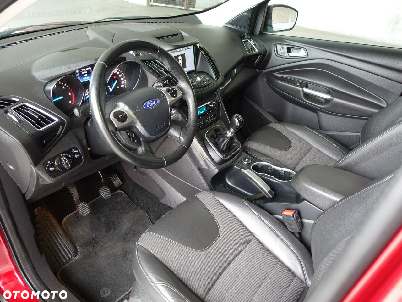 Ford Kuga 2.0 TDCi 2x4 Titanium - 12