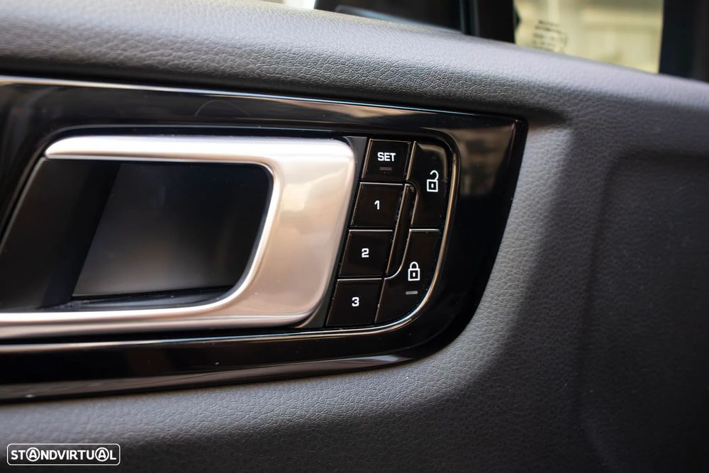 Porsche Cayenne - 30
