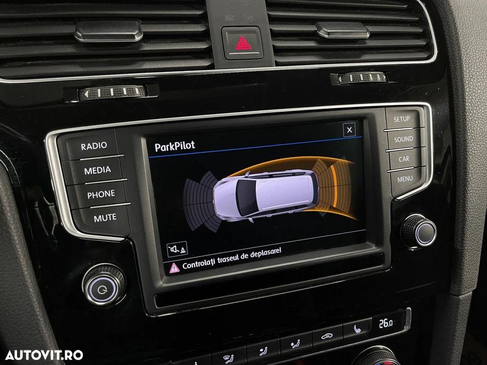 Volkswagen Golf 1.6 TDI DPF BMT Highline - 14