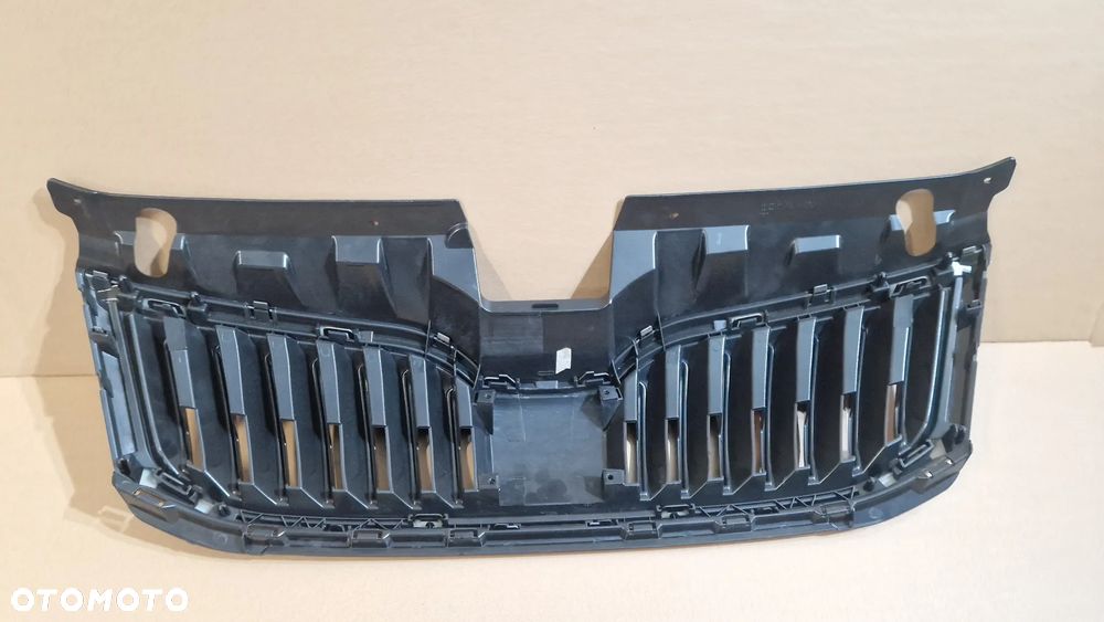 ATRAPA GRILL OCTAVIA III 3 LIFT 17- RS VRS RADAR - 5