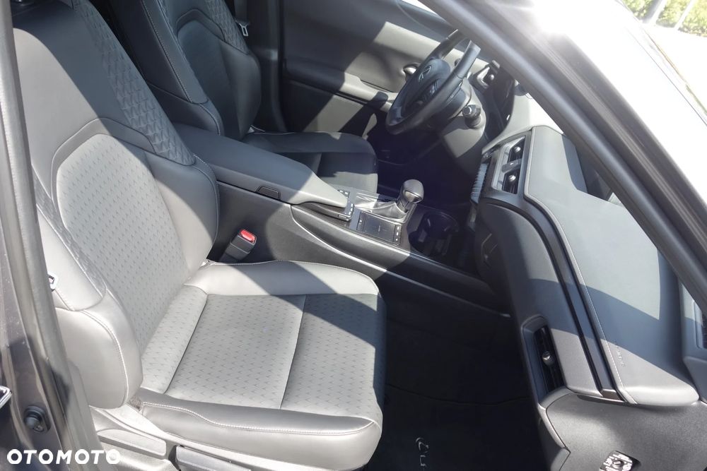 Lexus UX 250h GPF F Impression 2WD - 10