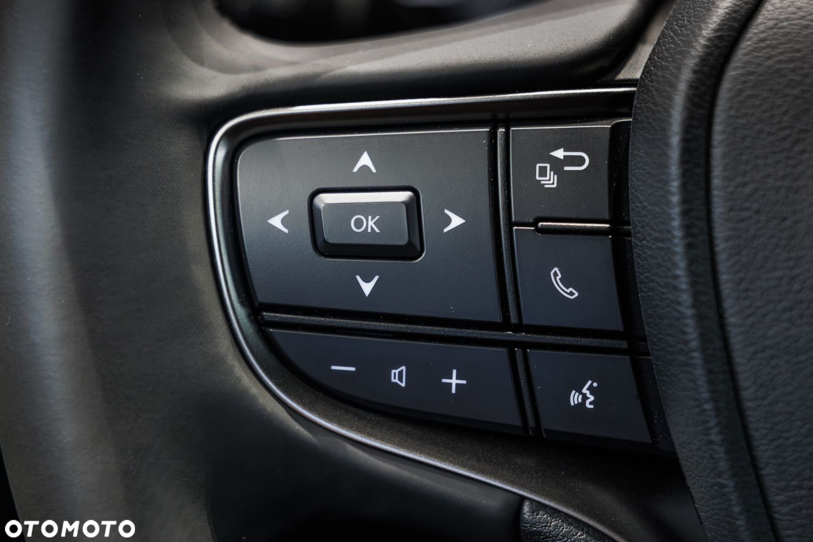 Lexus UX - 10