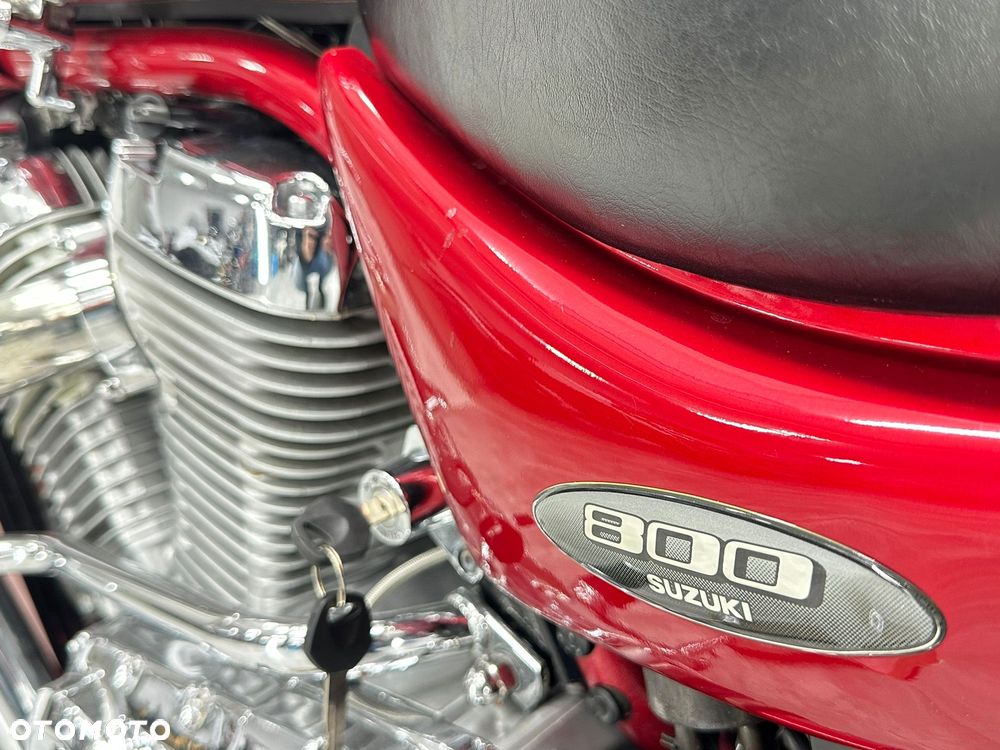 Suzuki Intruder - 13