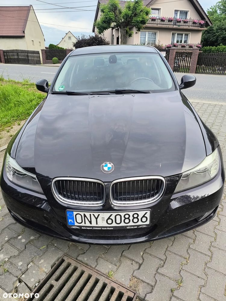 BMW Seria 3 318i Edition Exclusive - 1