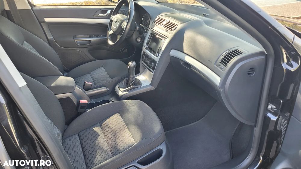 SKODA Octavia 2012 — imagine 6