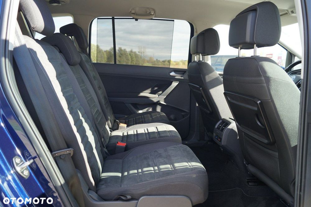 Volkswagen Touran - 19