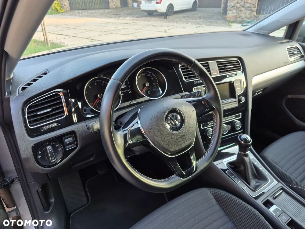 Volkswagen Golf 1.2 TSI BlueMotion Technology Cup - 28
