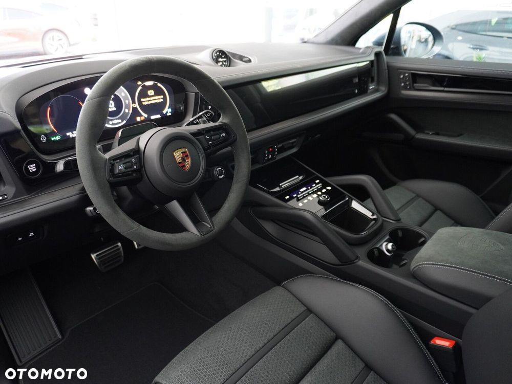 Porsche Cayenne GTS - 30