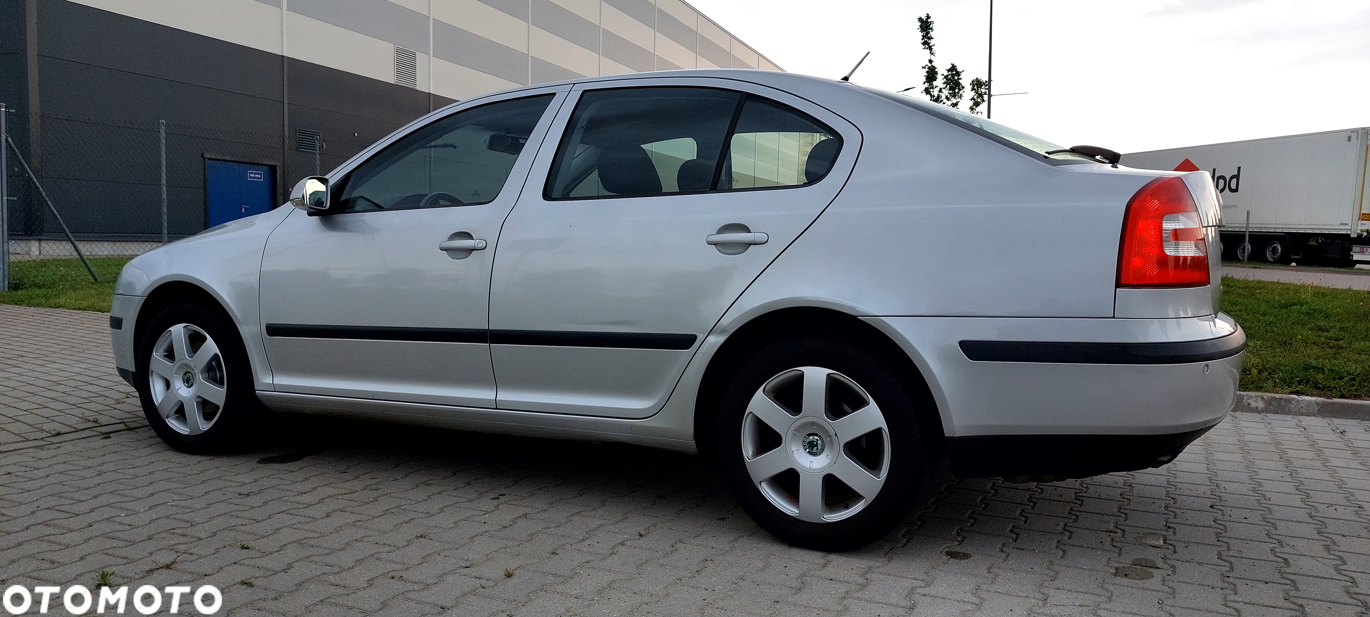 Skoda Octavia 1.6 FSI Elegance - 4