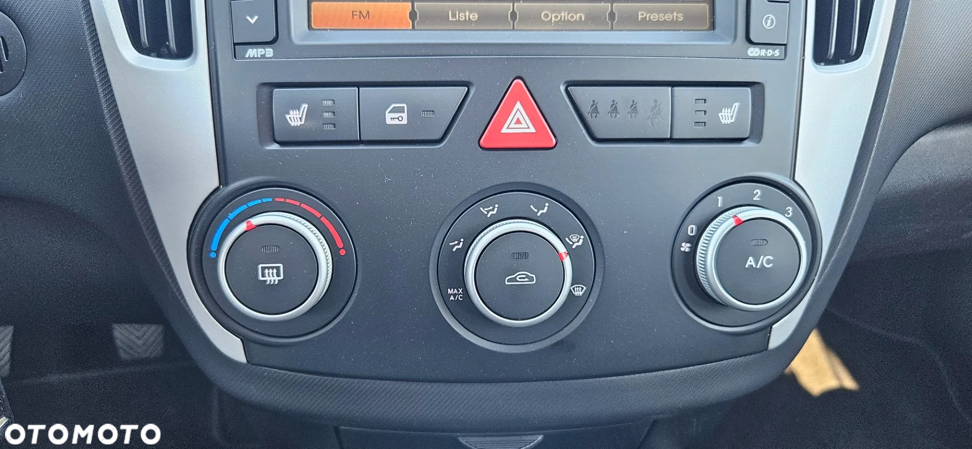 Kia Ceed 1.6 CRDi 90 ISG Spirit - 31
