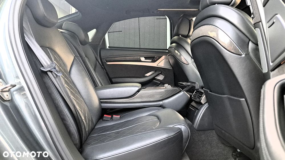 Audi S8 - 20