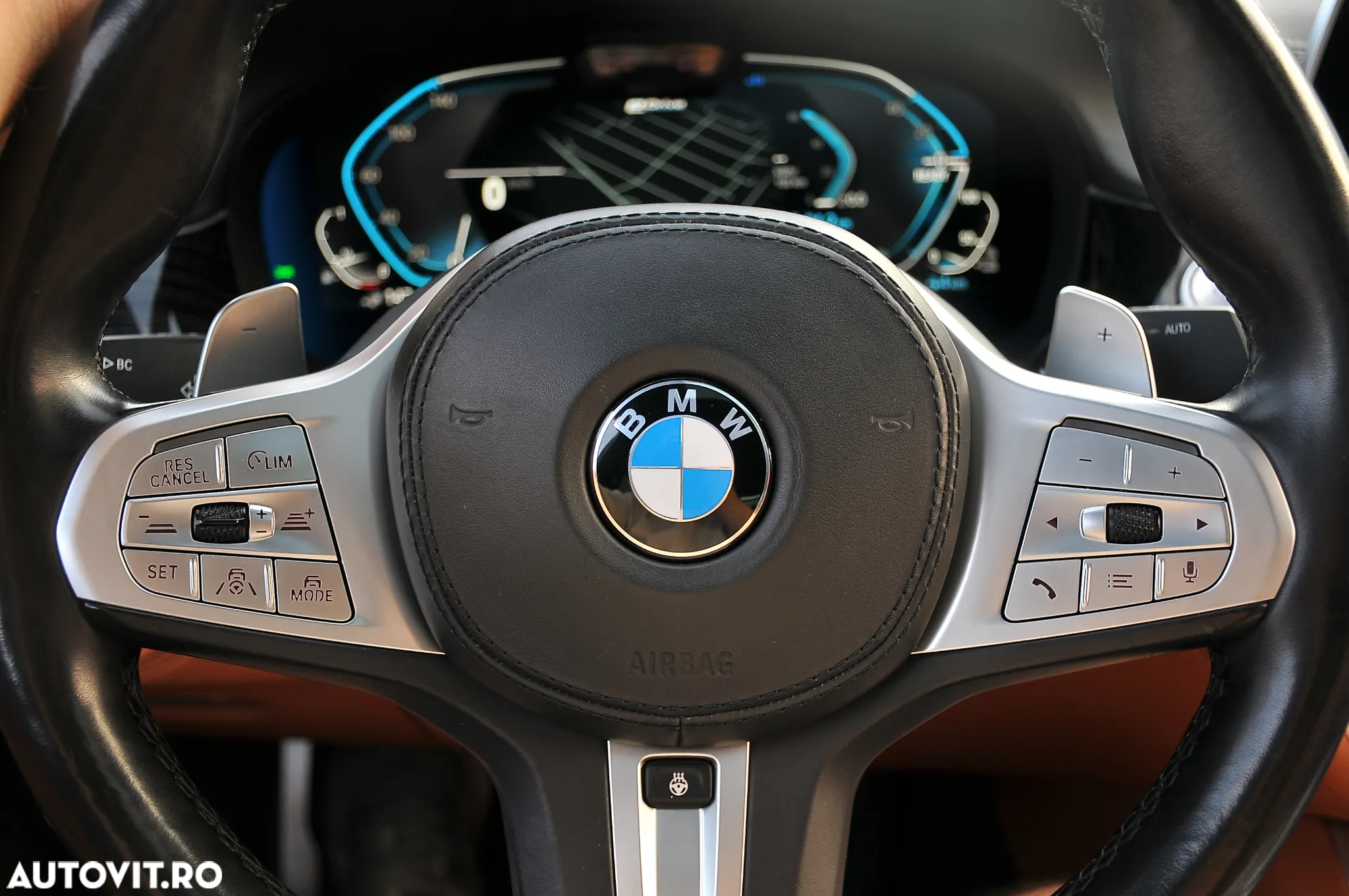 BMW Seria 7 745Le xDrive AT PHEV - 38