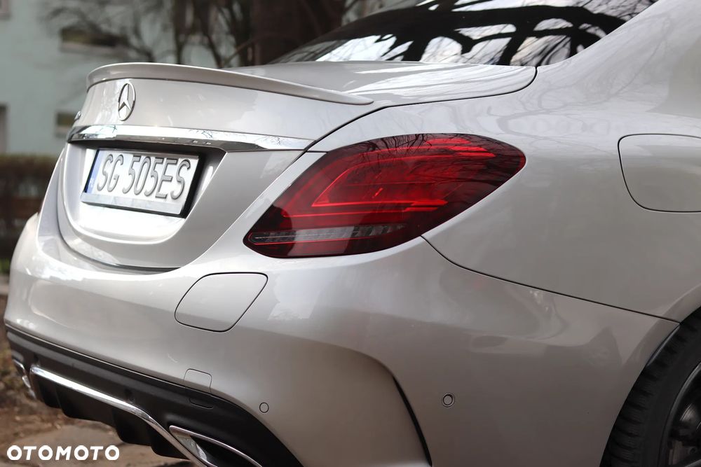 Mercedes-Benz Klasa C 300 de 9G-TRONIC AMG Line - 4