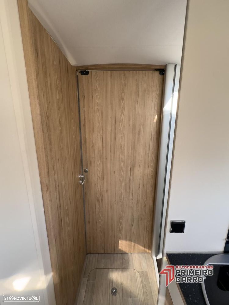 Bavaria Style I740 c.central e basculante - 18