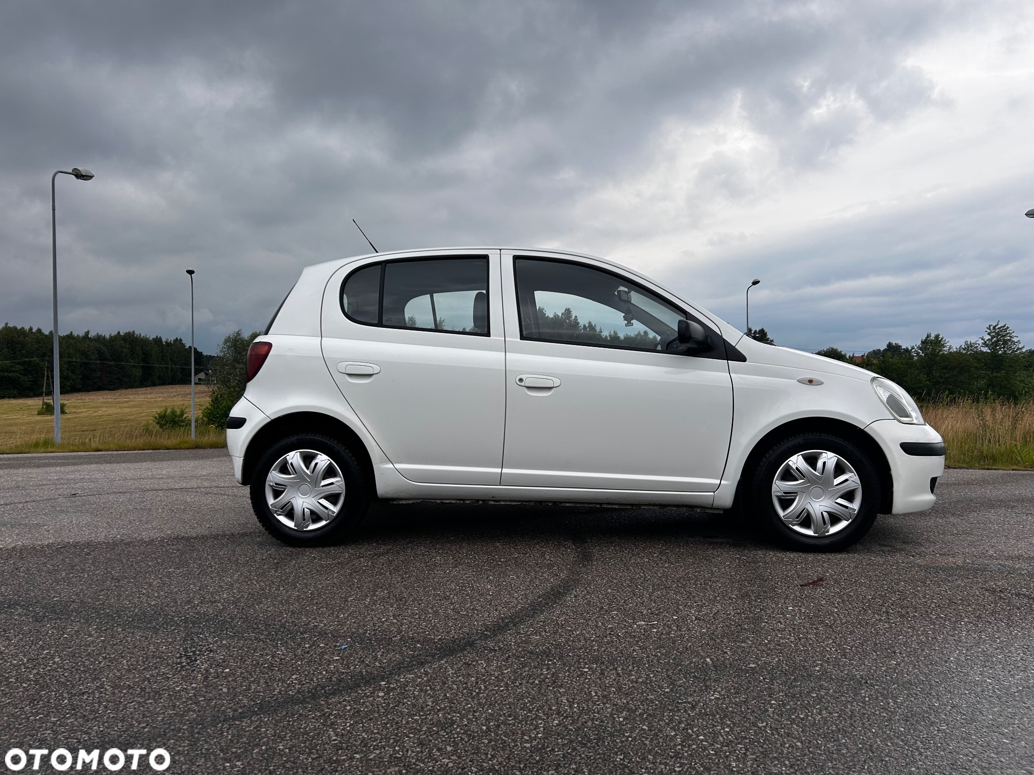 Toyota Yaris - 4