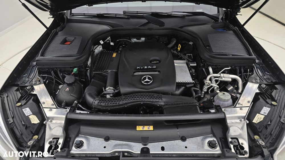 Mercedes-Benz GLC 300 e 4MATIC - 24