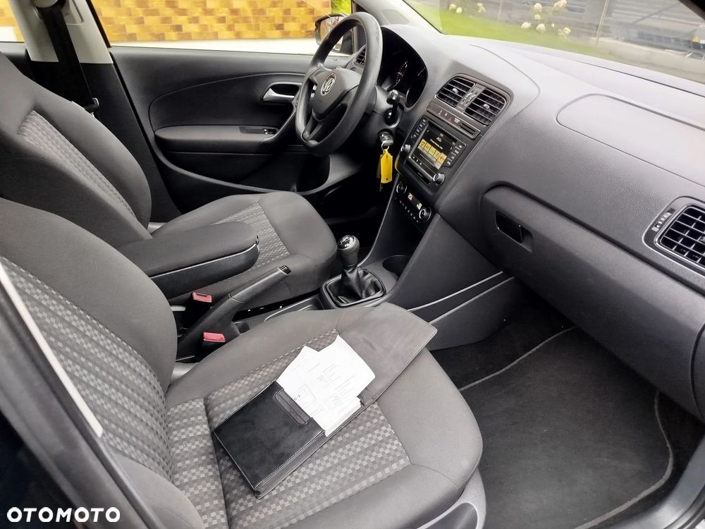 Volkswagen Polo 1.4 TDI (Blue Motion Technology) Comfortline - 19