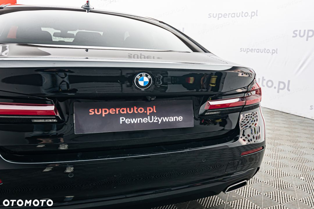 BMW Seria 5 518d - 27